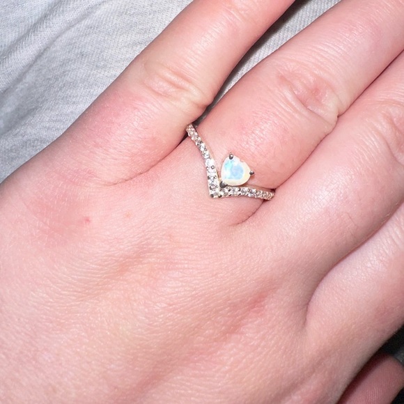 The Collective Jewelry - Gorgeous Moonstone Ring 🩵